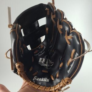 Franklin Youth Dura-bond Lacing 22705- 8 1/2 Tee Ball Mitt Right Hand Thrower